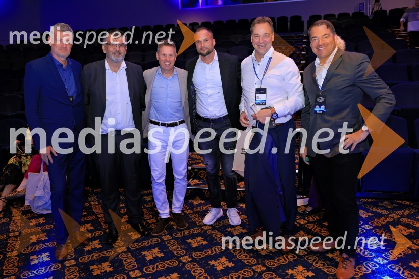 mag. Tomaž  Berločnik, nekadnji predsednik uprave Petrol d.d.;  ... ;  ... ;  Uroš Zorman, trener, Slovenska rokometna reprezentanca;  ... ;  ... Managerski kongres 2024, prvi dan