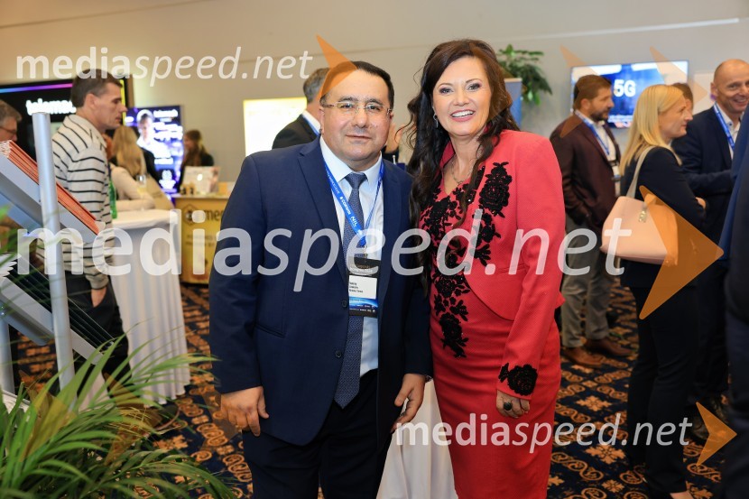  Valery Arakelov, direktor in lastnik podjetja Terme Resort d.o.o.;  Andreja Jernejčič, direktorica podjetja za piar, digitalni piar, komuniciranje, treninge javnega nastopanja in izobraževanja Lin&NilManagerski kongres 2024, prvi dan