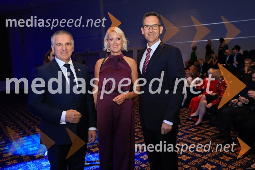  Marko Lotrič, predsednik, Državni svet;  Petra Juvančič, izvršna direktorica, Združenje Manager;  Gregor Makuc, direktor Korporativnih zadev in član uprave, Lek d.d.Managerski kongres 2024, prvi dan