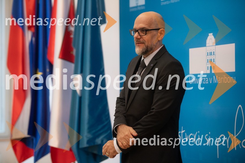 Prof. dr. Dean Korošak,  prorektor za znanstvenoraziskovalno dejavnost Univerze v MariboruNajboljši študent Univerze v Mariboru je Rene Gril Rogina