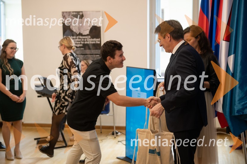  ... ; prof. dr. Zdravko Kačič, rektor Univerze v MariboruNajboljši študent Univerze v Mariboru je Rene Gril Rogina