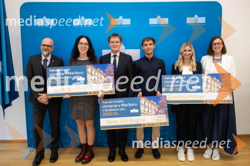 Prof. dr. Dean Korošak,  prorektor za znanstvenoraziskovalno dejavnost Univerze v Mariboru;  Vanesa Korže; prof. dr. Zdravko Kačič, rektor Univerze v Mariboru;  Rene Gril Rogina, Najboljši študent Univerze v Mariboru 2023/2024;  Dorotea Pittner;  Nomi  Hrast , prorektorica za študentska vprašanja Univerze v MariboruNajboljši študent Univerze v Mariboru je Rene Gril Rogina