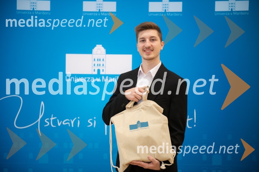 Najboljši študent Univerze v Mariboru je Rene Gril Rogina