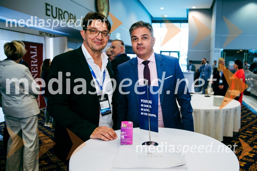  Marko Drobnič, predsednik uprave Talum d.d.;  Zlatko Paska, predsednik Alumni MANAGERS` LOUNGEManagerski kongres 2024, prvi dan