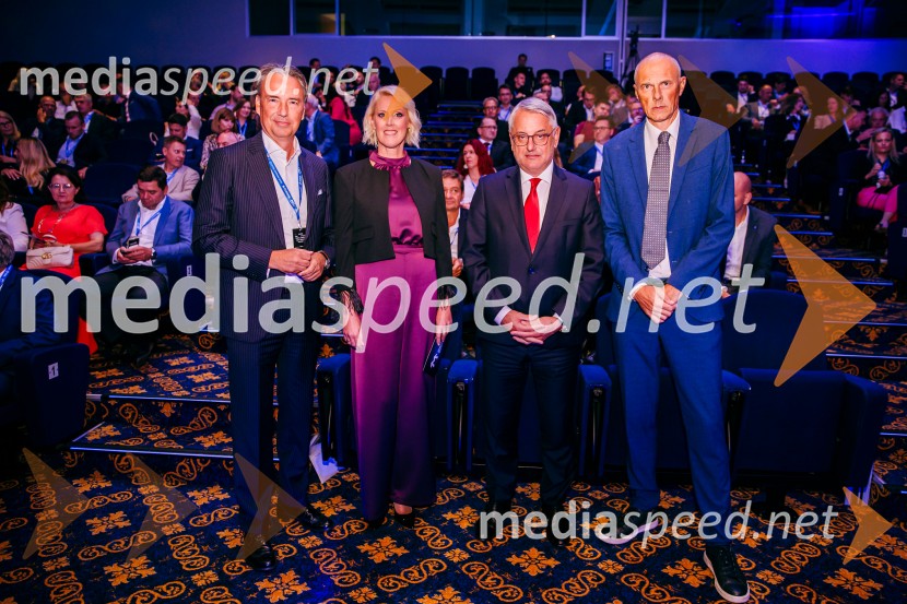  Tomislav Čizmić, predsednik poslovodstva družbe, Telemach Slovenija d.o.o.;  Petra Juvančič, izvršna direktorica, Združenje Manager;  Matjaž Han, minister za gospodarstvo, turizem in šport; mag. Iztok Seljak, predsednik, Združenje ManagerManagerski kongres 2024, prvi dan