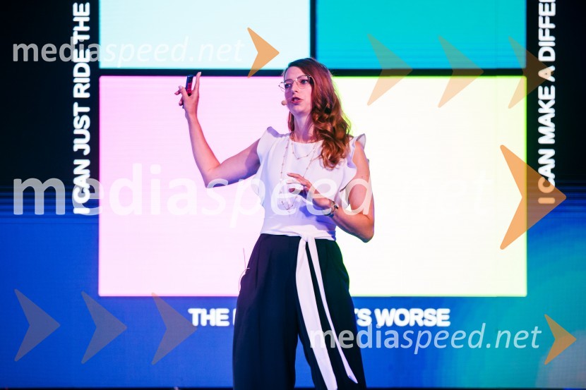  Tanja Schindler, predsednica Združenja profesionalnih futuristov in letošnja govornica Svetovnega gospodarskega foruma (WEF)Managerski kongres 2024, prvi dan