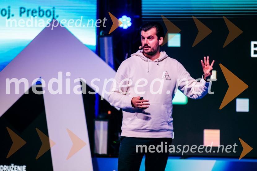  Tibor Merey, generalni direktor in partner, Boston Consulting Group (BCG), globalni vodja za operacije BCG Web3Managerski kongres 2024, prvi dan