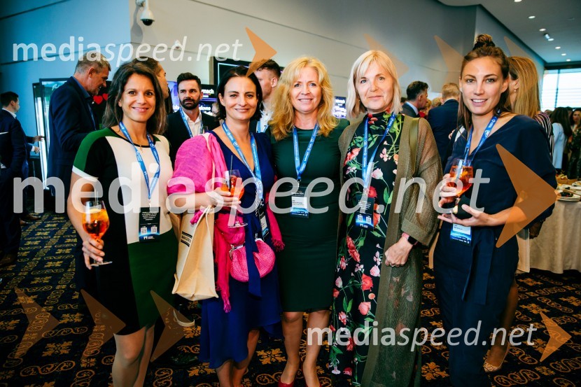  ... ;  Maja Fesel Kamenik, direktorica, HRM One, d. o. o;  Jana  Benčina Henigman, BKS Slovenija;  Medeja  Lončar, direktorica, Siemens;  ... Managerski kongres 2024, prvi dan