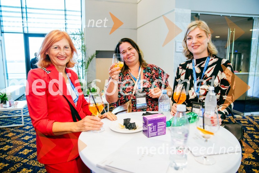  Irena  Vide, direktorica in odgovorna urednica TV Vaš kanal;  ... ;  ... Managerski kongres 2024, prvi dan