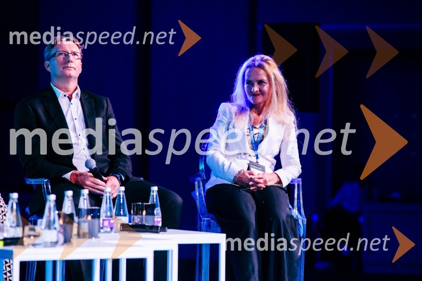  Beno Ceglar, NIL;  Maja Bednaš, vršilka dolžnosti direktorja na Uradu RS za makroekonomske analize in razvojManagerski kongres 2024, prvi dan