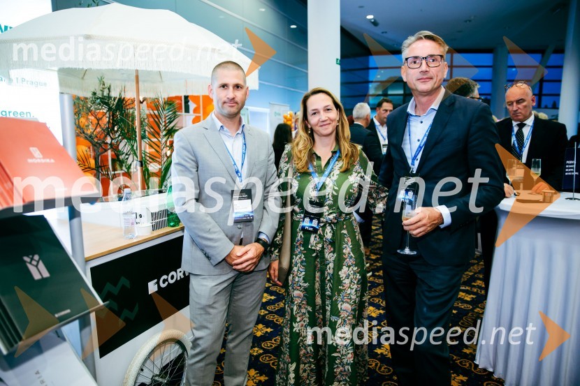  Blaž Urbanija, izvršni direktor, Wallis Motor Ljubljana d.o.o.;  Jasna Suhadolc, Actuado;  ... Managerski kongres 2024, prvi dan