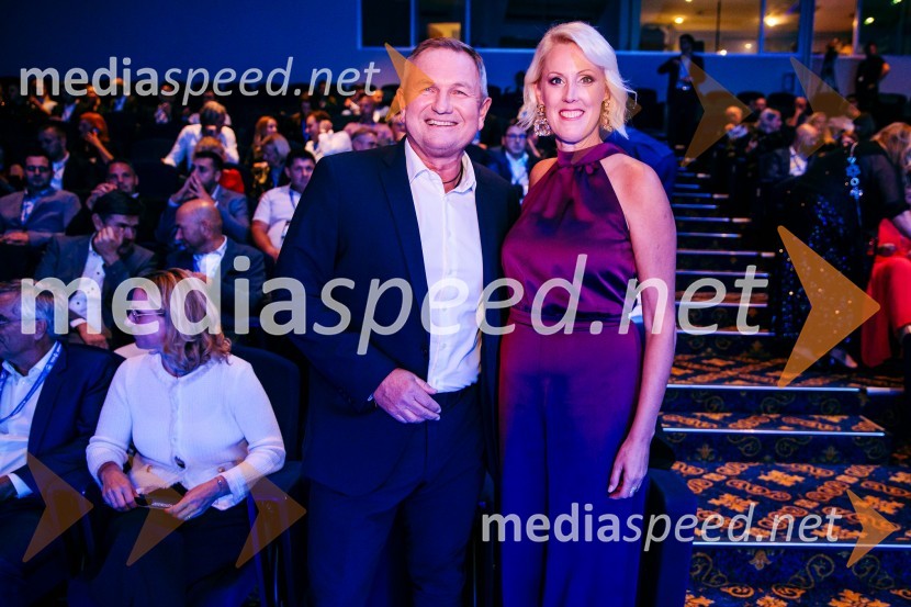  Matjaž Kek, selektor slovenske nogometne reprezentance;  Petra Juvančič, izvršna direktorica, Združenje ManagerManagerski kongres 2024, prvi dan