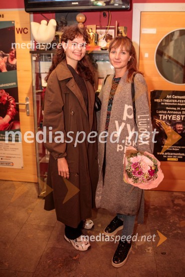  Veronika Železnik, igralka;  ... Morska deklica, krstna uprizoritev v Mini teatru