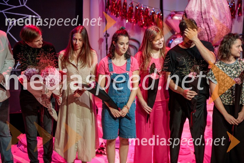  Jure Srdinšek, režiser;  Nina  Kuclar Stiković, dramaturginja;  Gaja Filač, igralka;  Julita Kropec, igralka;  Svit Stefanija, igralec;  Lucija Zucchiati, scenografinjaMorska deklica, krstna uprizoritev v Mini teatru