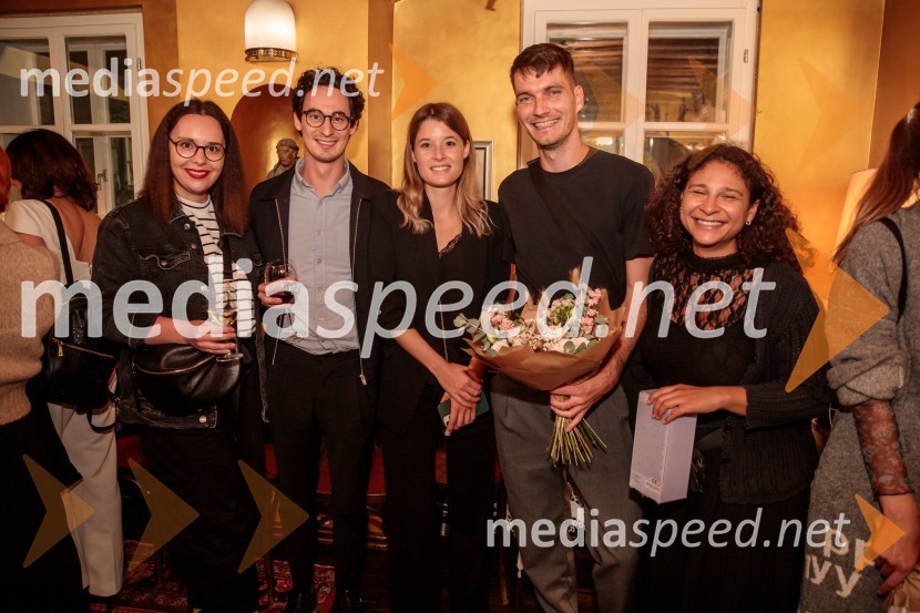  Neža Pavlin;  Žan Koprivnik, igralec;  ... ;  Klavdij Starman;  Lina Akif, igralkaMorska deklica, krstna uprizoritev v Mini teatru