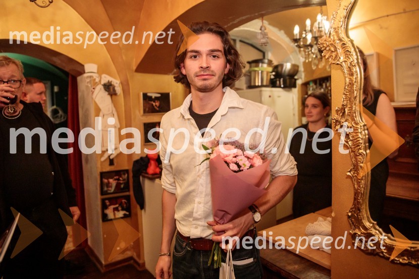  David ChampaigneMorska deklica, krstna uprizoritev v Mini teatru