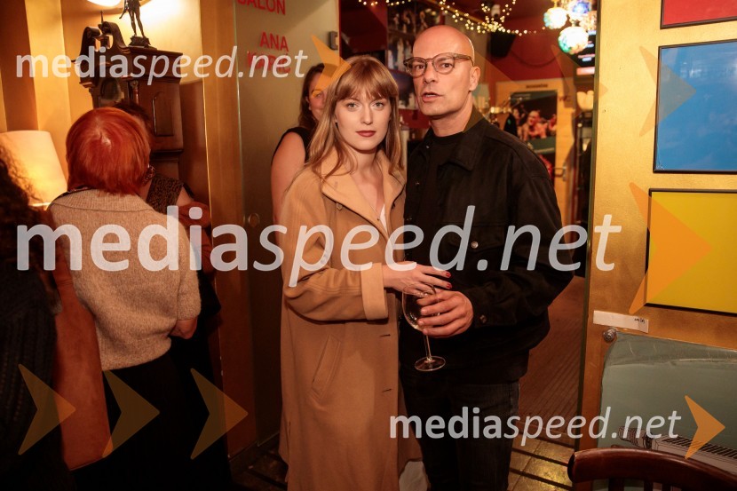  Julita Kropec, igralka;  Branislav Cerović, producentMorska deklica, krstna uprizoritev v Mini teatru