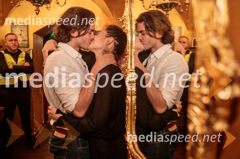  David Champaigne;  Gaja Filač, igralkaMorska deklica, krstna uprizoritev v Mini teatru