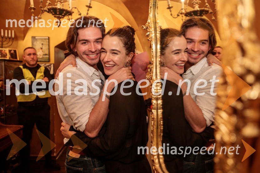  David Champaigne;  Gaja Filač, igralkaMorska deklica, krstna uprizoritev v Mini teatru