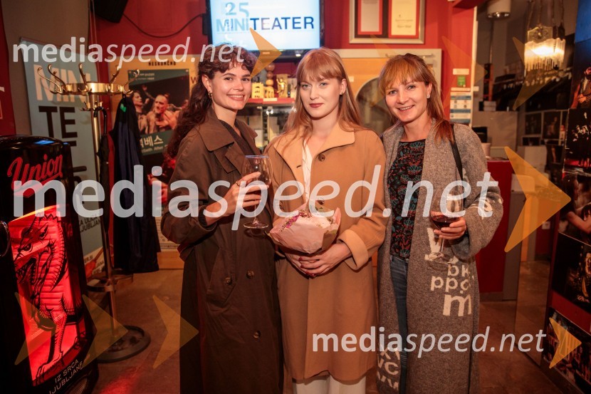  Veronika Železnik, igralka;  Julita Kropec, igralka;  ... Morska deklica, krstna uprizoritev v Mini teatru