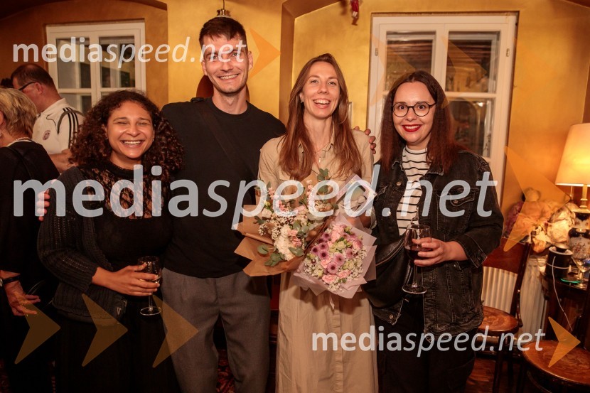  Lina Akif, igralka;  Klavdij Starman;  Nina  Kuclar Stiković, dramaturginja;  Neža PavlinMorska deklica, krstna uprizoritev v Mini teatru