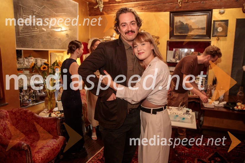  Julita Kropec, igralka;  Gal  Oblak, igralec Morska deklica, krstna uprizoritev v Mini teatru