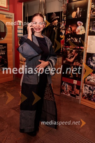  Mina Švajger, igralkaMorska deklica, krstna uprizoritev v Mini teatru