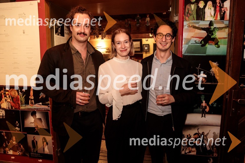  Gal  Oblak, igralec ;  Julija Klavžar, igralka;  Žan Koprivnik, igralecMorska deklica, krstna uprizoritev v Mini teatru