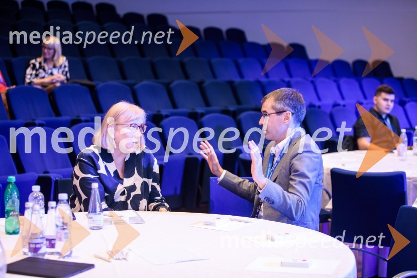 dr. Renata Salecl, filozofinja; mag. Aleš Vičič, športni psihologManagerski kongres 2024, drugi dan