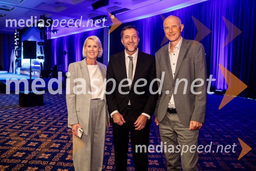  Petra Juvančič, izvršna direktorica, Združenje Manager;  Klemen Boštjančič, minister za finance; mag. Iztok Seljak, predsednik, Združenje ManagerManagerski kongres 2024, drugi dan