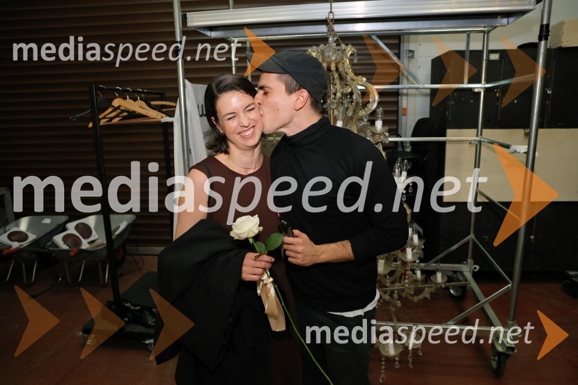  Lea Mihevc, igralka;  Petja Labović, igralecŽenske na oblasti, premiera drame v SNG Maribor