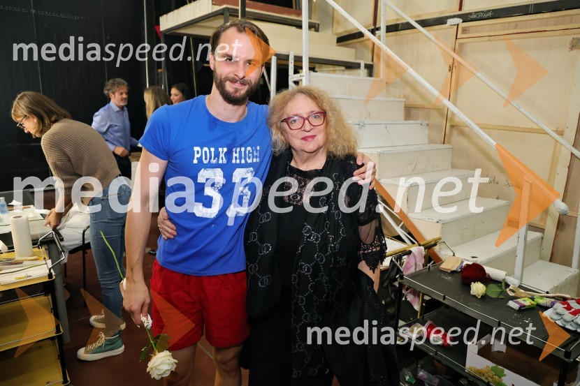  Blaž Dolenc, igralec;  Alenka Cilenšek, igralkaŽenske na oblasti, premiera drame v SNG Maribor