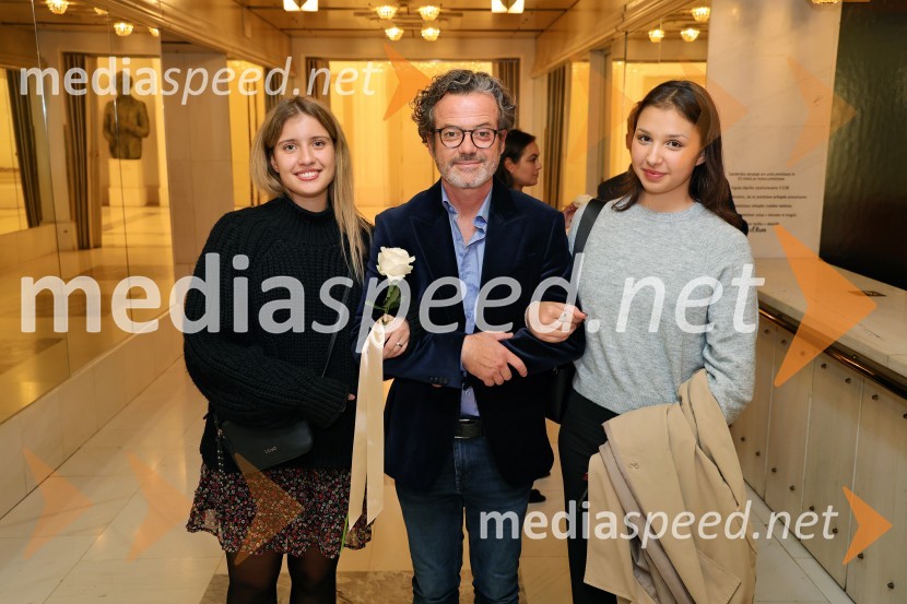  Lia Belšak, pevka;  Vojko Belšak, igralec;  Katarina SkalickyŽenske na oblasti, premiera drame v SNG Maribor