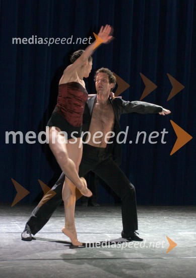 Obletnico so popestrili z odlomkom iz baletne predstave Romeo and Juliet, na sliki sta balerina Bojana Otrin in Tiberiu MartaHotel Habakuk 7. obletnica