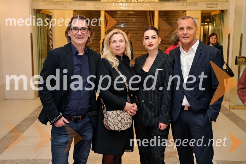  Aleksandar  Popovski, režiser, umetniški direktor Drame SNG Maribor;  Natalija Popovski;  Mia Popovska, kostumografinja;  Danilo Rošker, direktor SNG MariborŽenske na oblasti, premiera drame v SNG Maribor