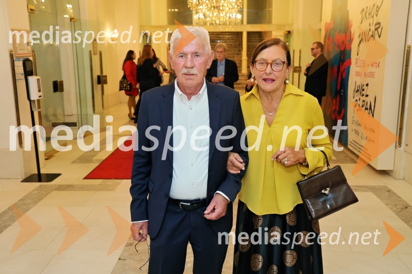  Branko Bezjak, nekdanji direktor, Swaty;  Dunja BezjakŽenske na oblasti, premiera drame v SNG Maribor