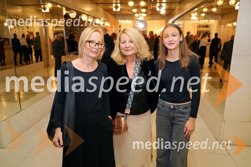  Petra Vidali, urednica kulture, Večer;  Darka Zvonar Predan, novinarka;  ... Ženske na oblasti, premiera drame v SNG Maribor