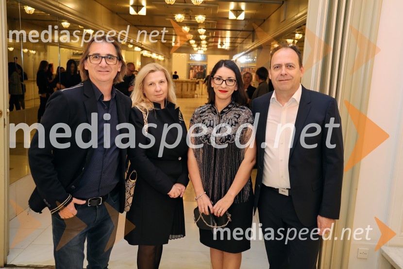  Aleksandar  Popovski, režiser, umetniški direktor Drame SNG Maribor;  Natalija Popovski;  Emilija Stojmenova Duh, ministrica za digitalno preobrazbo; dr. Andrej DuhŽenske na oblasti, premiera drame v SNG Maribor