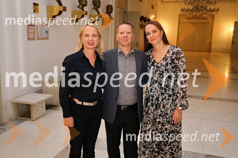  Jasmina Leskovar, SNG Maribor;  Matjaž Partlič, SNG Maribor;  Špela Lešnik, producentka Drame SNG MariborŽenske na oblasti, premiera drame v SNG Maribor