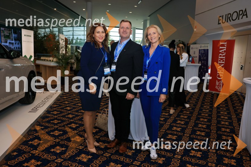  Tatjana  Vogrinec Burgar, predsednica uprave, Elektro Maribor; dr. Simon Rečnik, direktor Trdnih izdelkov in član uprave Leka d.d.;  Nina Ermec Pangerl, Celjski sjem s.d.Managerski kongres 2024, drugi dan