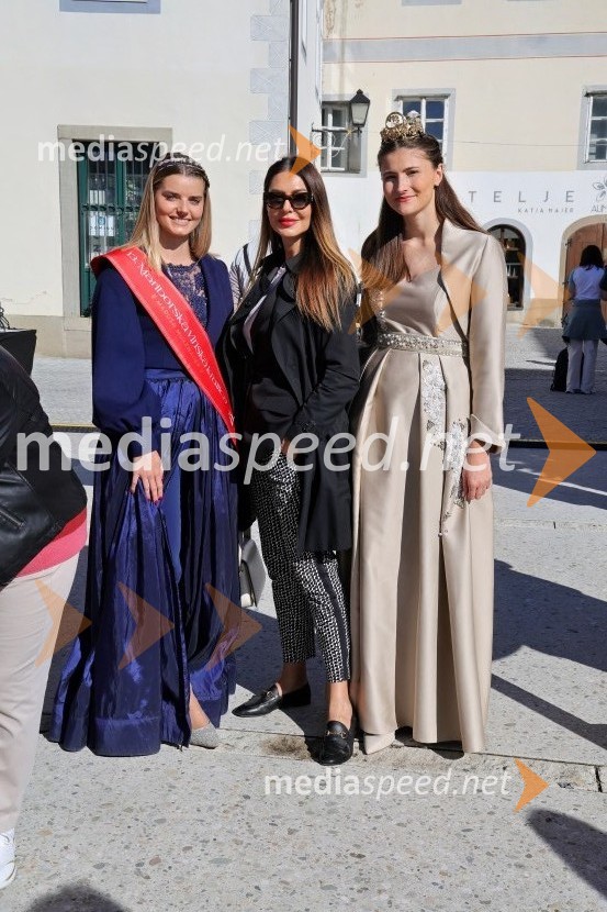  Maruša Mukenauer, Mariborska vinska kraljica 2023;  ... ;  Sanja Ferjančič, 27. Vinska kraljica Slovenije 2024Svečana trgatev Najstarejše trte 2024