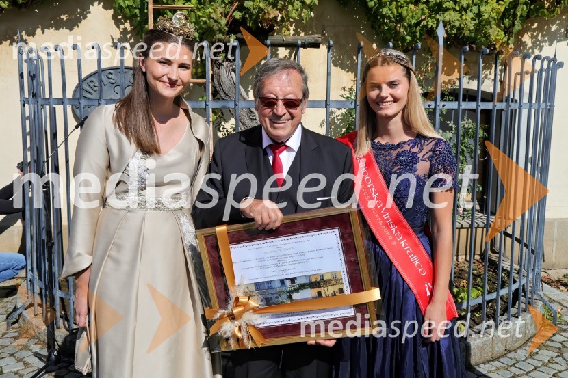  Sanja Ferjančič, 27. Vinska kraljica Slovenije 2024; mag.  Jože Protner, vinar;  Maruša Mukenauer, Mariborska vinska kraljica 2023Svečana trgatev Najstarejše trte 2024