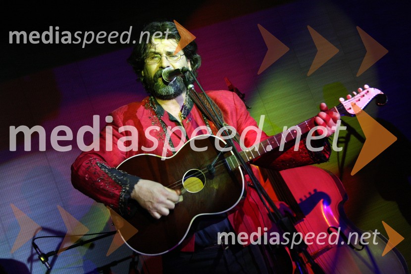 Umrl je pevec skupine Šukar Igor Misdaris