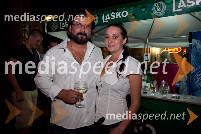 Umrl je pevec skupine Šukar Igor Misdaris