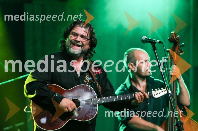 Umrl je pevec skupine Šukar Igor Misdaris