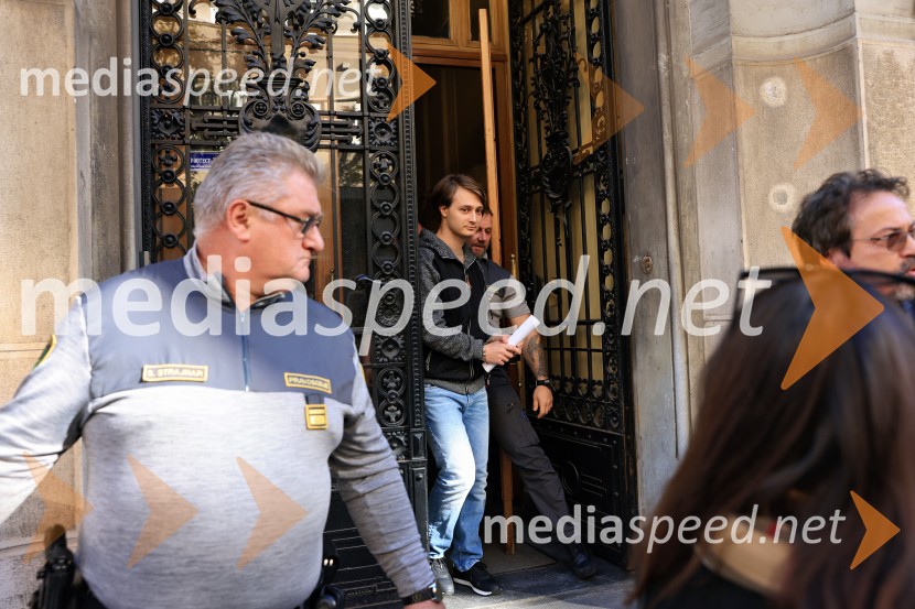  Luka Gašparič;  ... Luka Gašparič za poskus umora v mariborskem parku dobil 15 let zapora