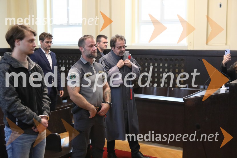  Luka Gašparič;  ... ;  Darko Simonič, višji državni tožilecLuka Gašparič za poskus umora v mariborskem parku dobil 15 let zapora