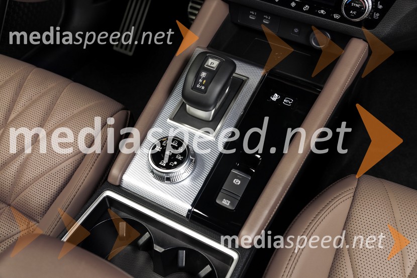 Mitsubishi Motors Europe premierno predstavlja svojo zastavonošo - novega Outlander PHEV-a