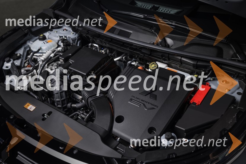 Mitsubishi Motors Europe premierno predstavlja svojo zastavonošo - novega Outlander PHEV-a