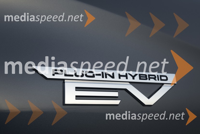 Mitsubishi Motors Europe premierno predstavlja svojo zastavonošo - novega Outlander PHEV-a
